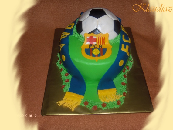 4.FC Barcelona s loptou